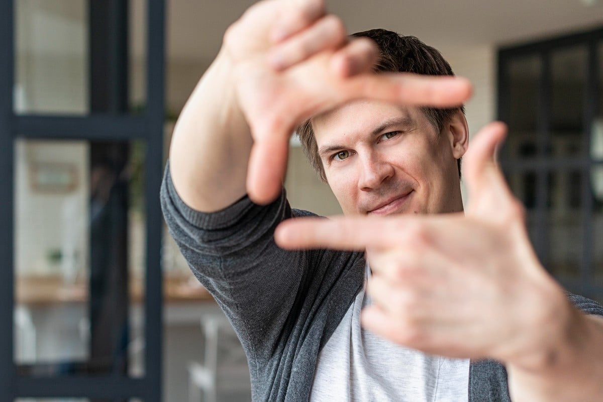 Un hombre que se cuida a sí mismo