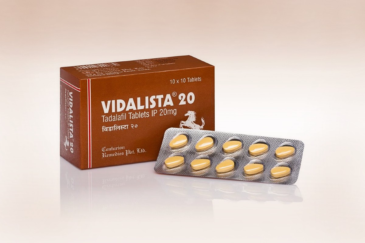 Un envase y un blíster con comprimidos amarillos de Vidalista que contienen 20 mg de tadalafil.